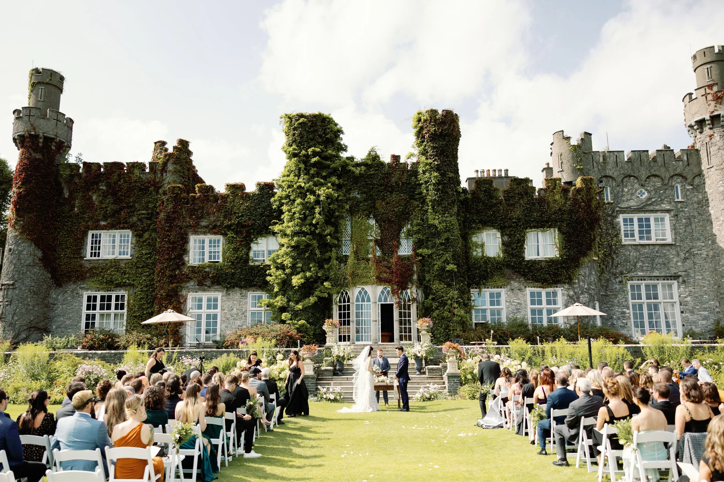 A&DOutdoor+ceremony+at+Luttrellstown+Castle
