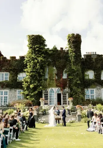 A&DOutdoor+ceremony+at+Luttrellstown+Castle